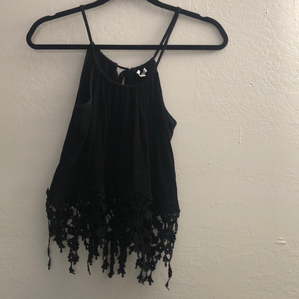 Cropped black tank